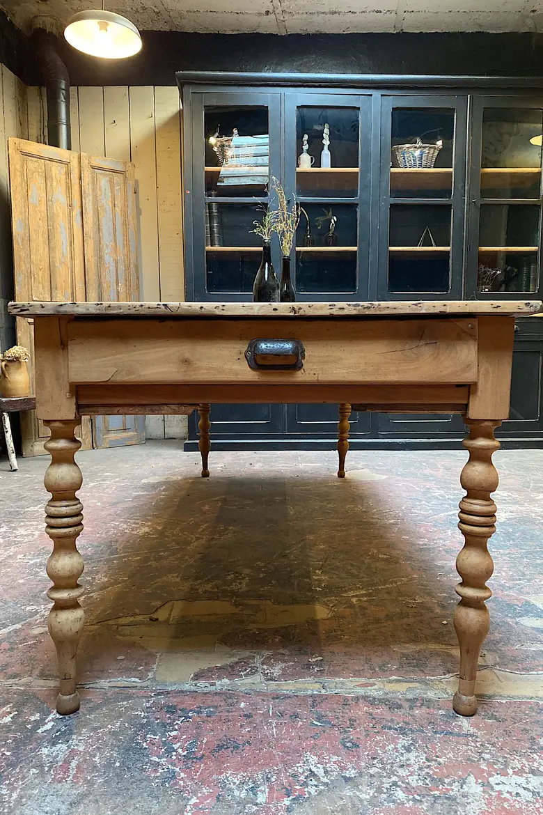Ancienne table en merisier Début XXème