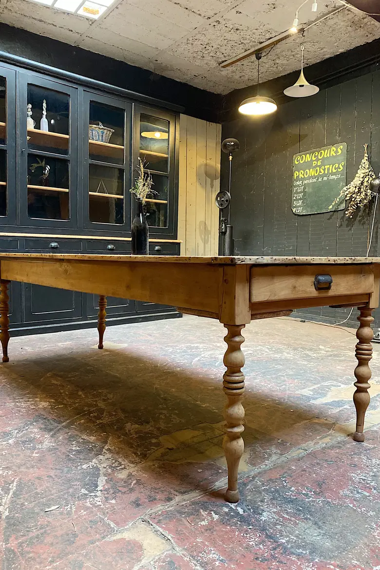 Ancienne table en merisier Début XXème