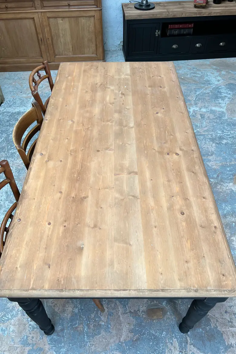 Ancienne table en sapin
