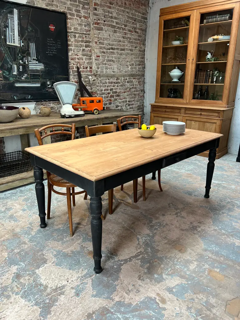 Ancienne table en sapin