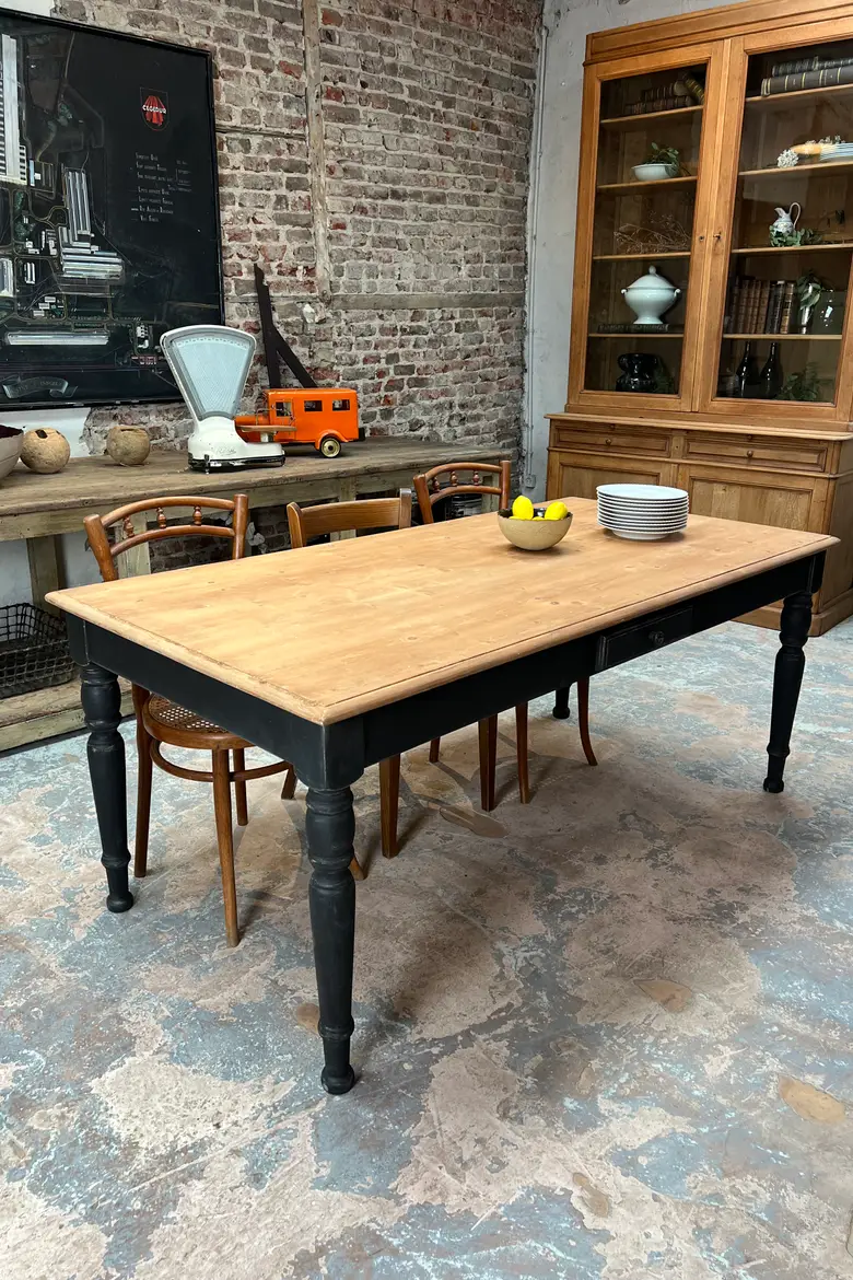 Ancienne table en sapin