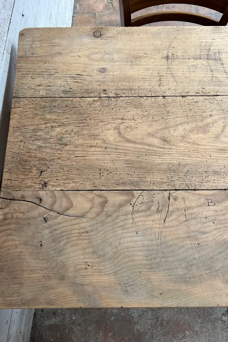 Ancienne table en sapin