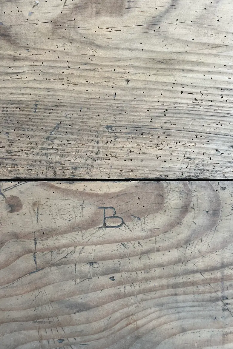 Ancienne table en sapin