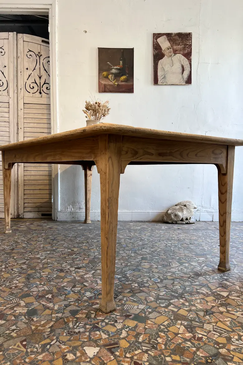 Ancienne table en sapin