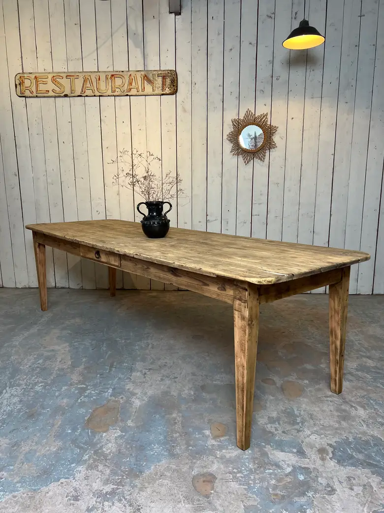 Ancienne table en sapin
