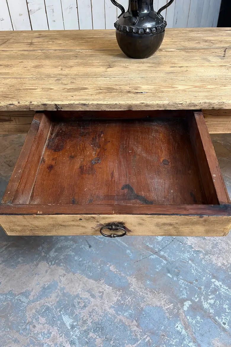 Ancienne table en sapin