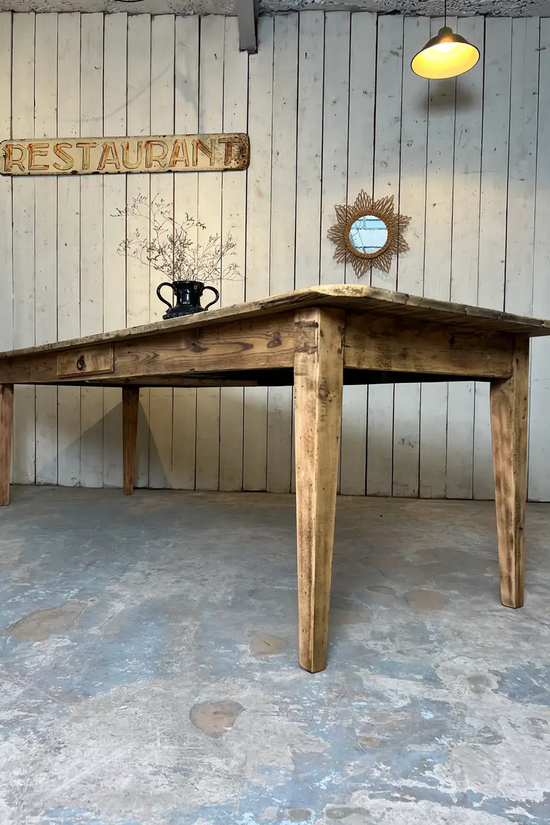 Ancienne table en sapin