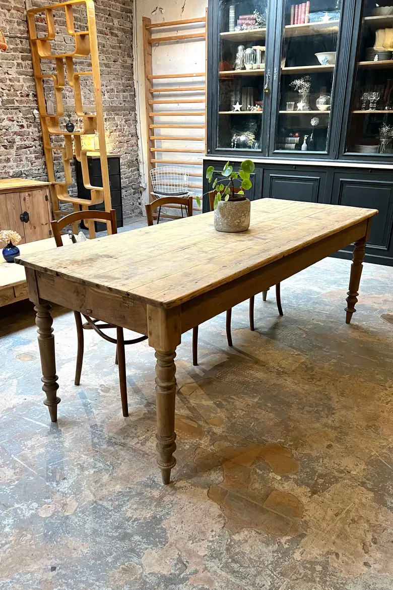 Ancienne table en sapin Début XXème