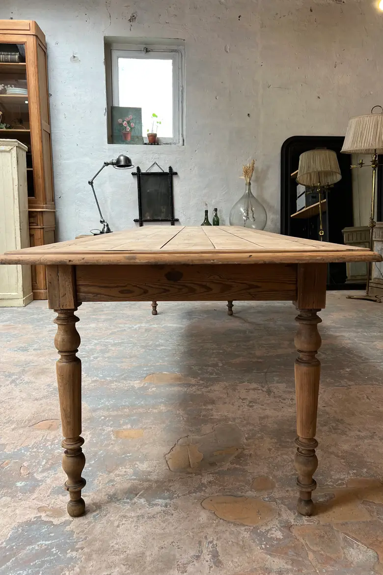 Ancienne table en sapin Début XXème
