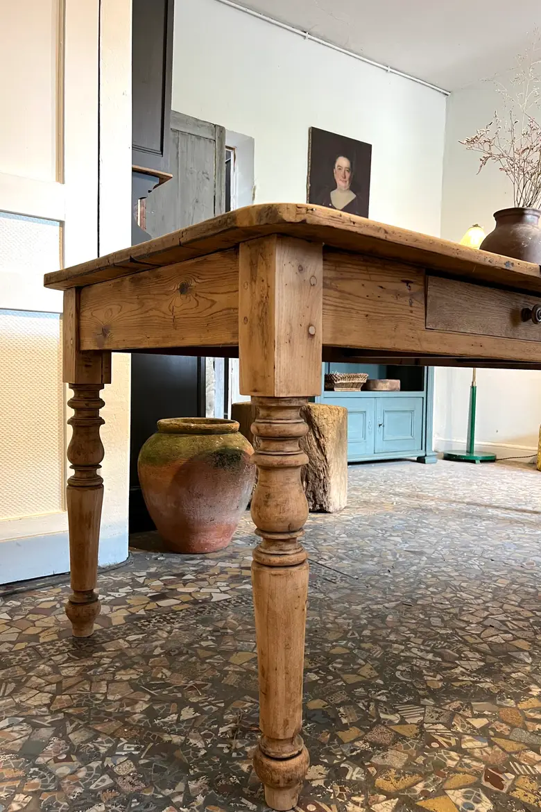 Ancienne table en sapin Début XXème