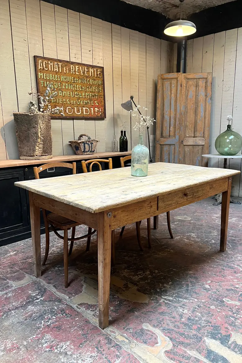 Ancienne table en sapin Début XXème