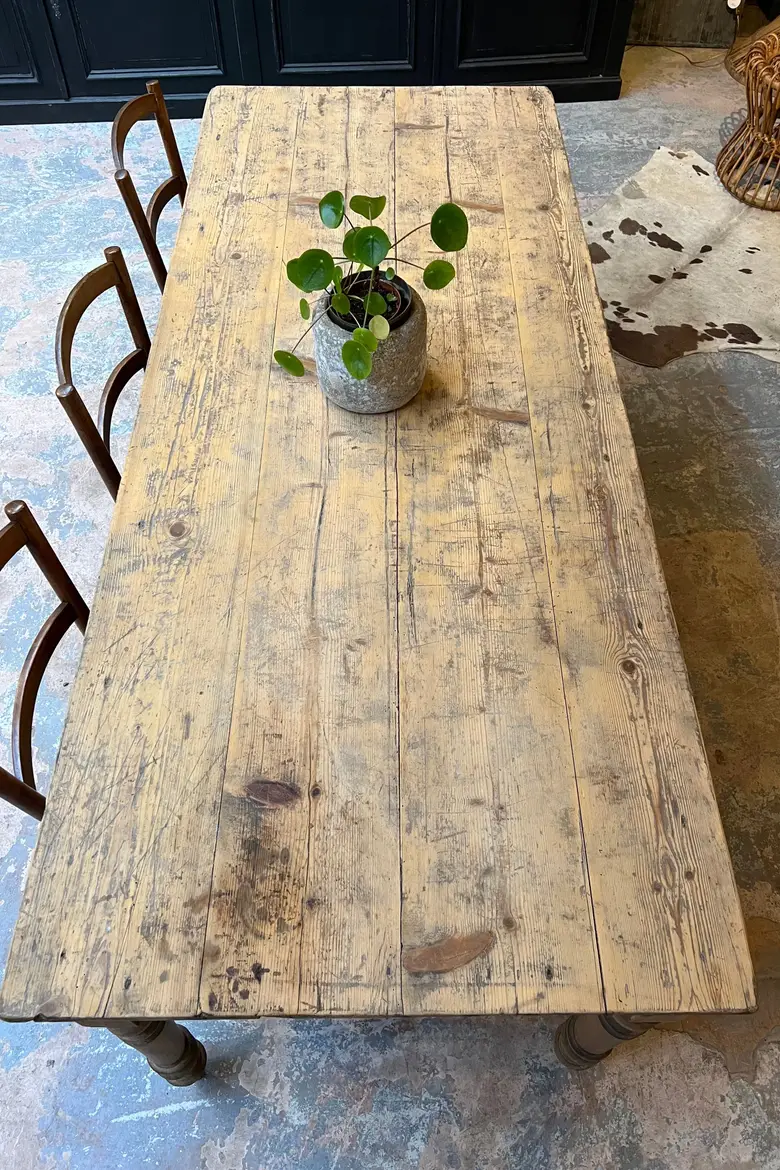 Ancienne table en sapin Début XXème