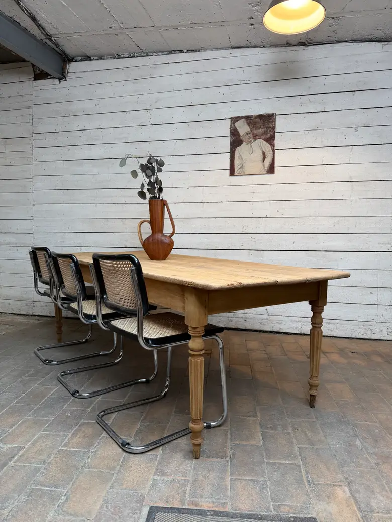 Ancienne table en sapin — Ancienne table en sapin