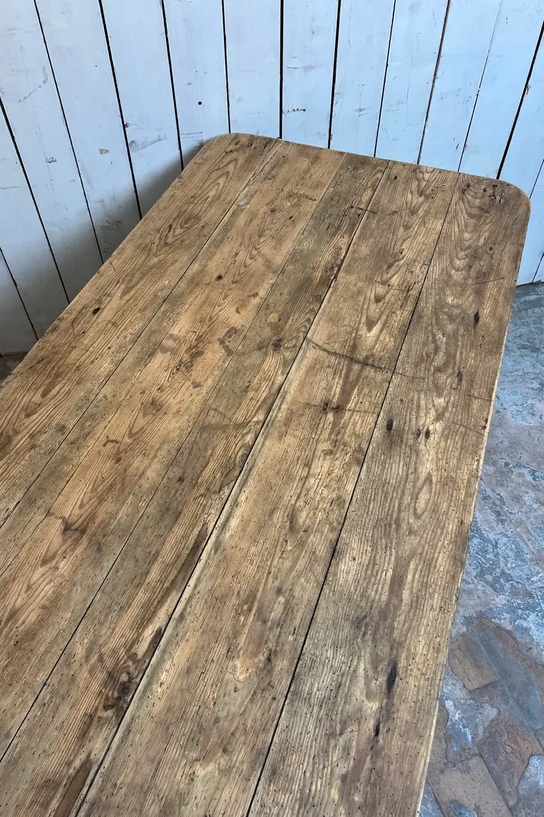 Ancienne table en sapin
