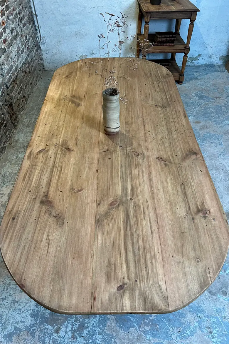 Ancienne table ovale en sapin