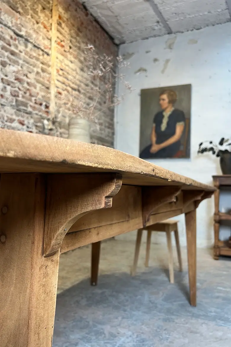 Ancienne table ovale en sapin