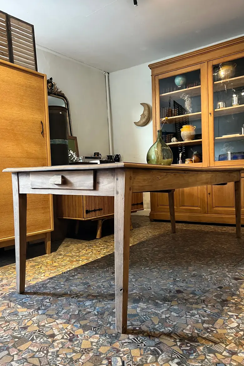 Ancienne table pieds fuseaux Début XXème