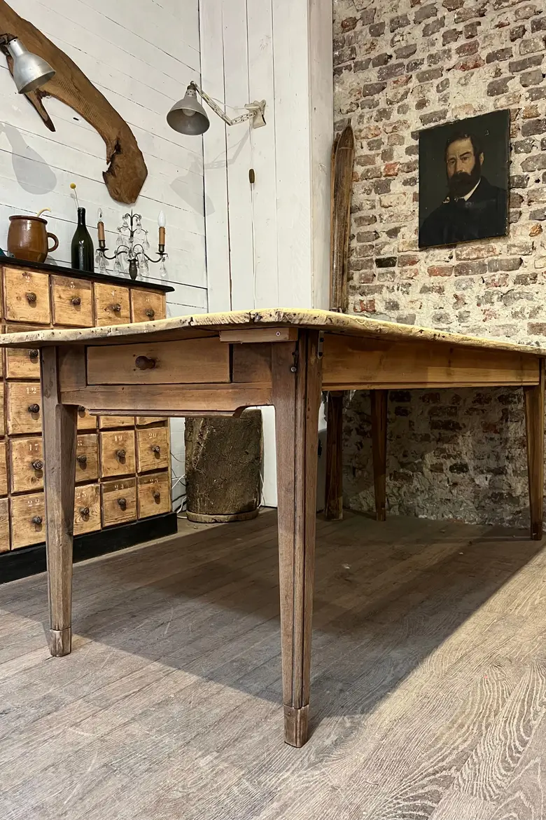 Ancienne table rustique en sapin Début XXème