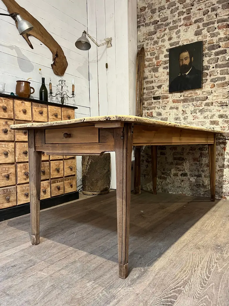 Ancienne table rustique en sapin Début XXème