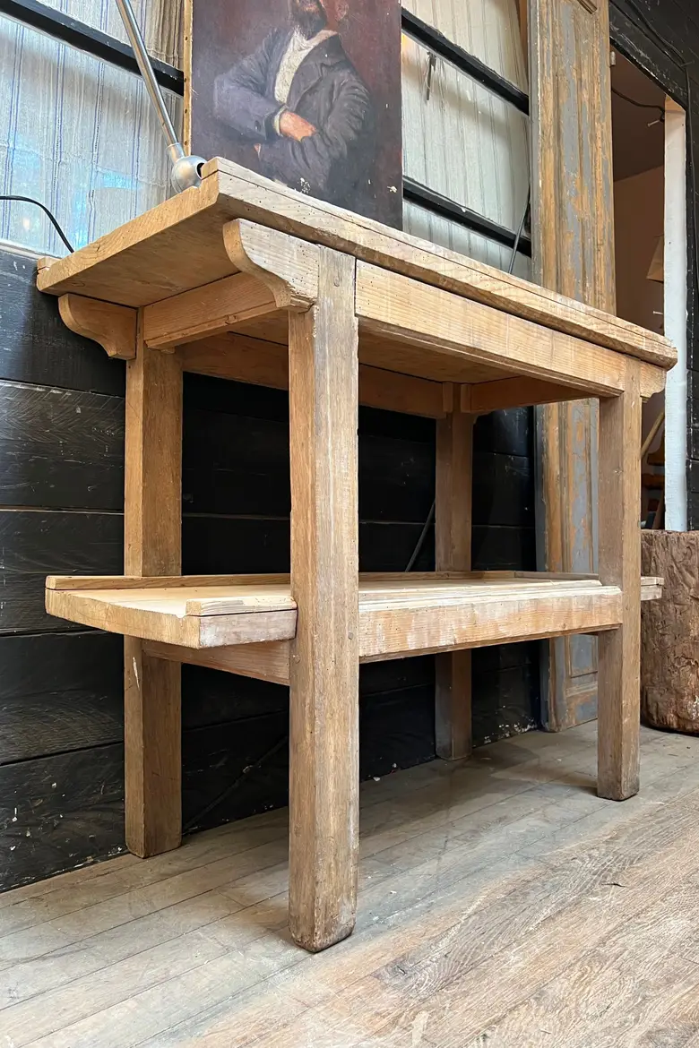 Ancienne table servant à la fabrication du fromage Début XXème