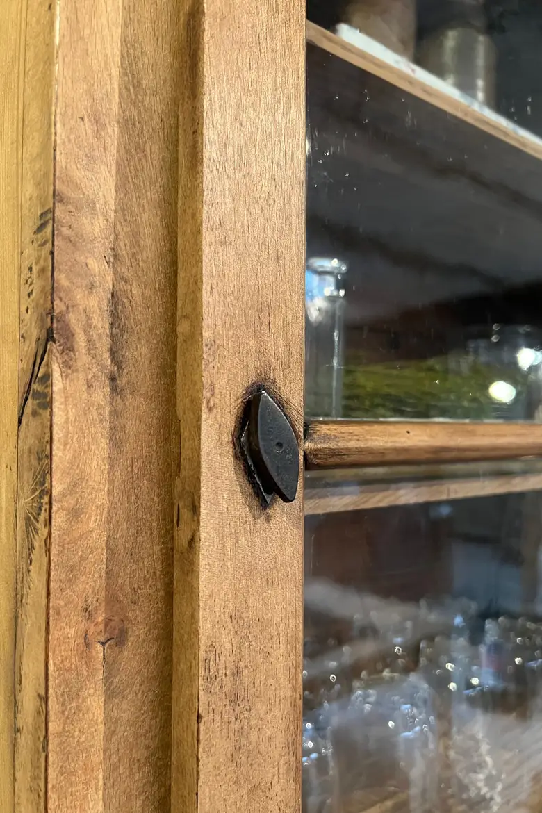 Ancienne vitrine à suspendre Début XXème