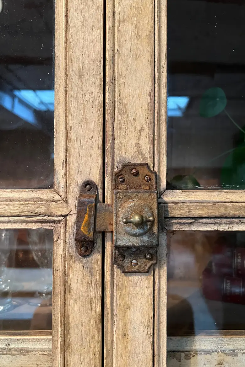 Ancienne vitrine à suspendre Début XXème