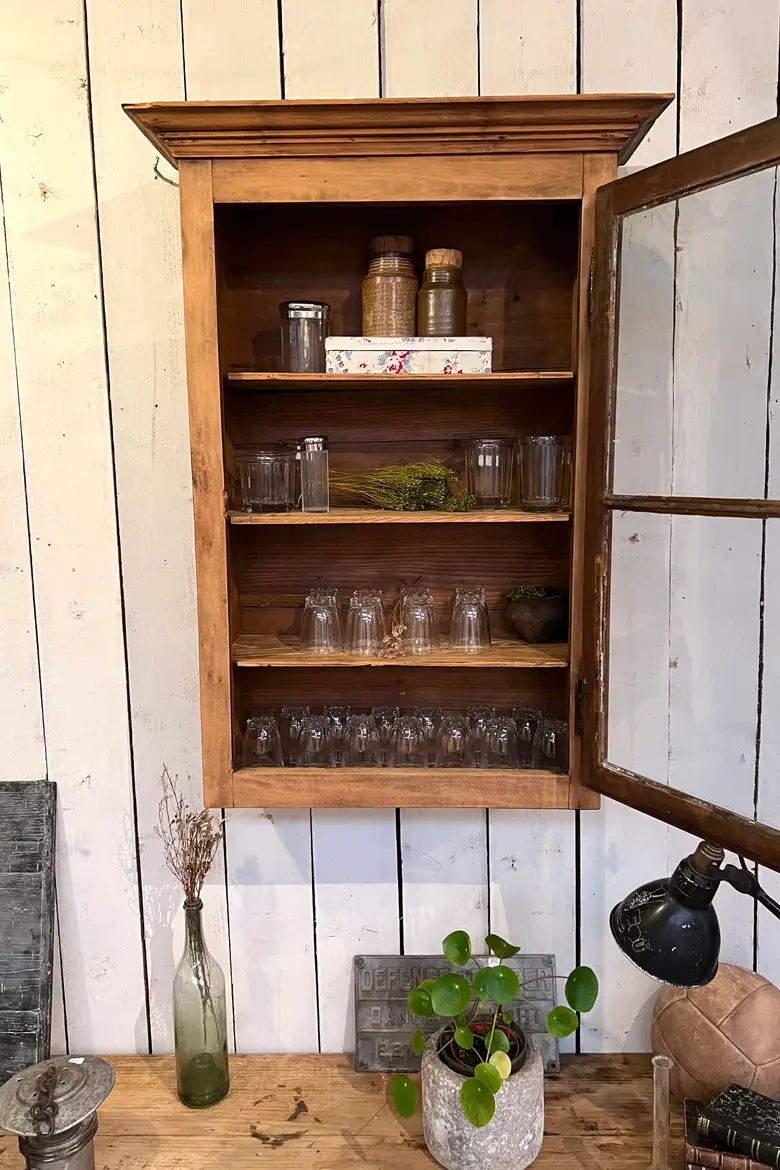 Ancienne vitrine à suspendre Début XXème