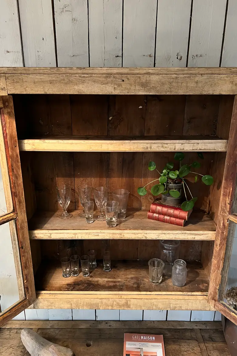 Ancienne vitrine à suspendre Début XXème