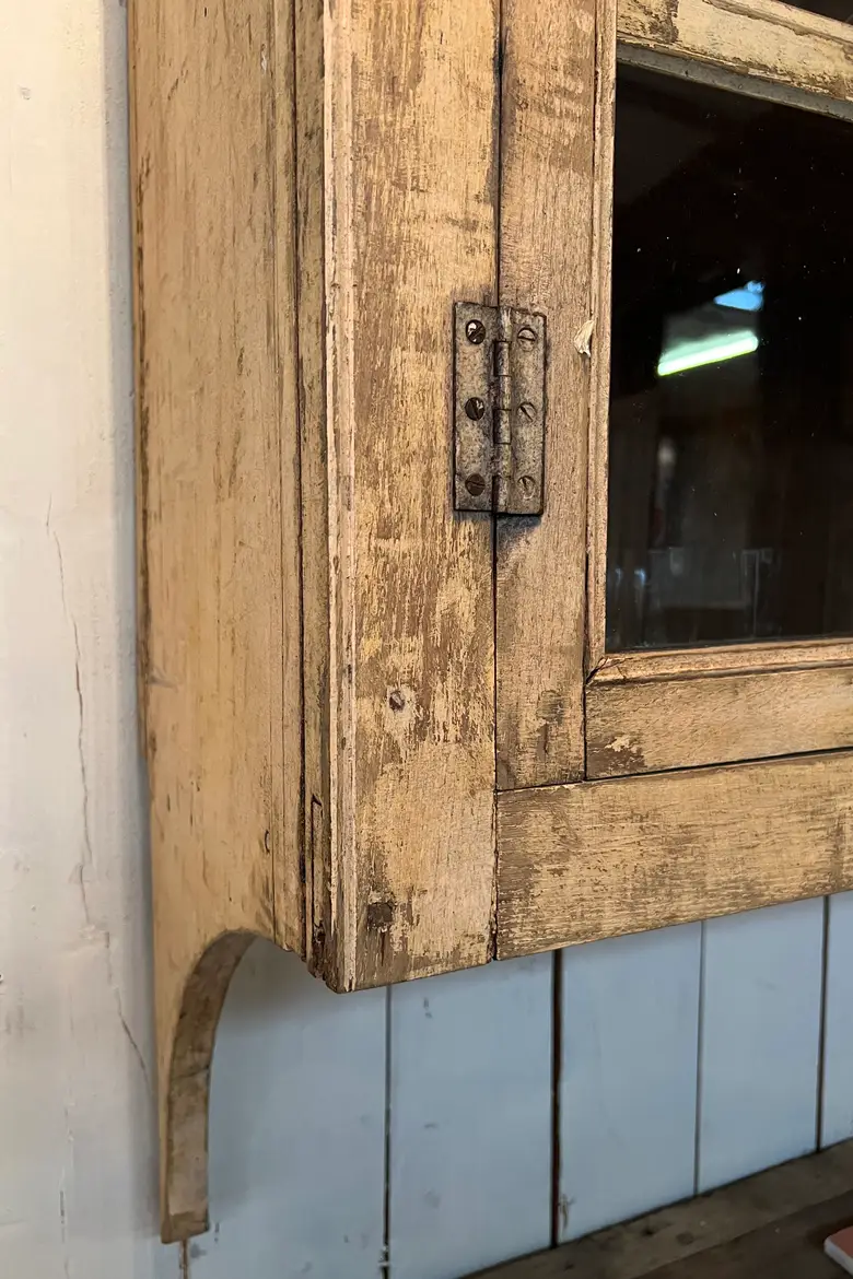 Ancienne vitrine à suspendre Début XXème