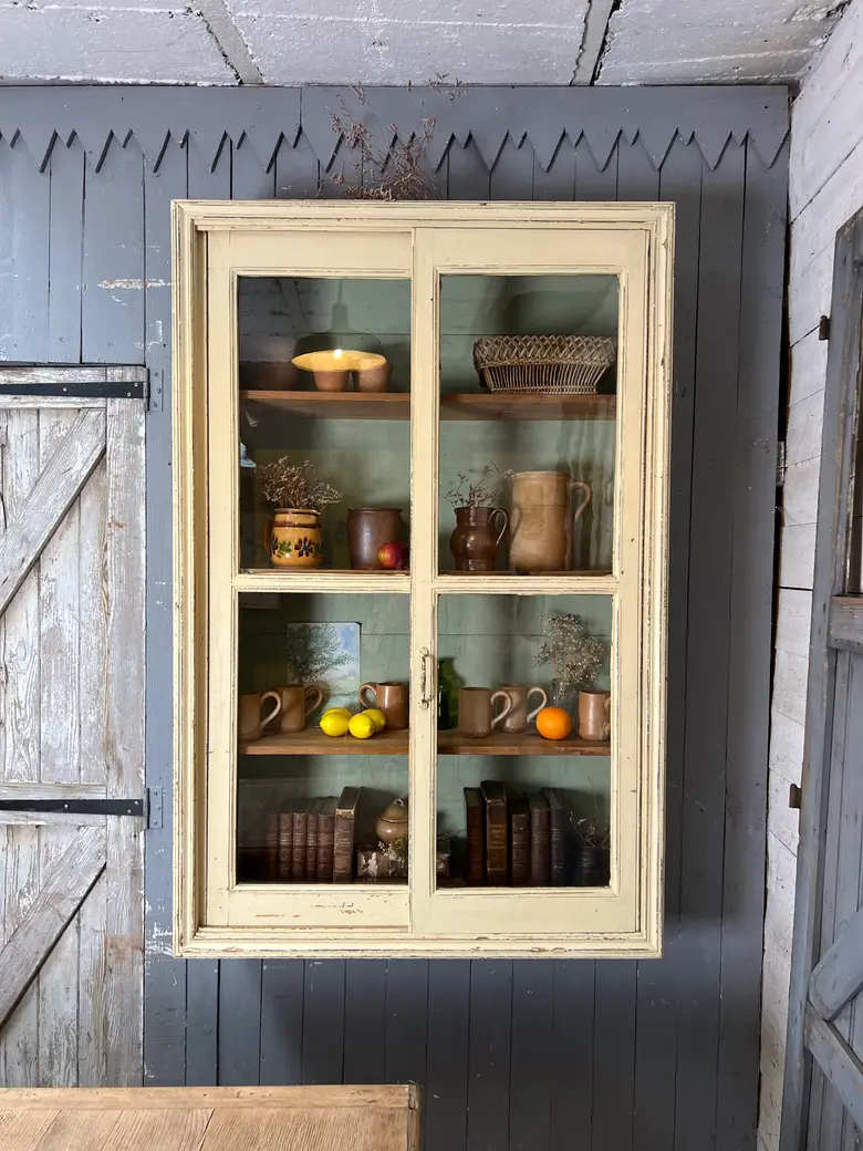 Ancienne vitrine à suspendre DébutXXème