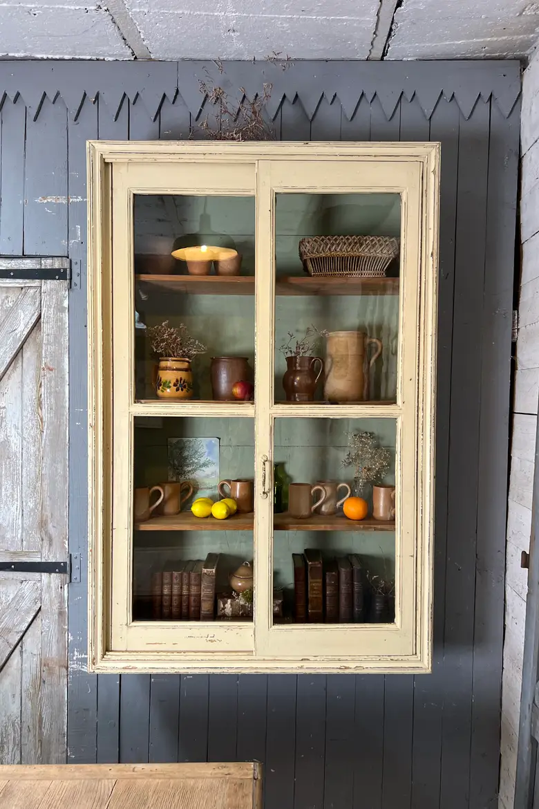 Ancienne vitrine à suspendre DébutXXème