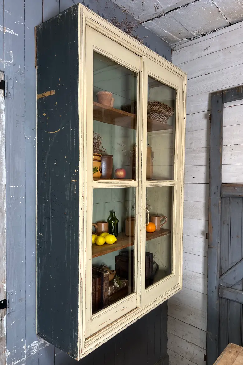 Ancienne vitrine à suspendre DébutXXème