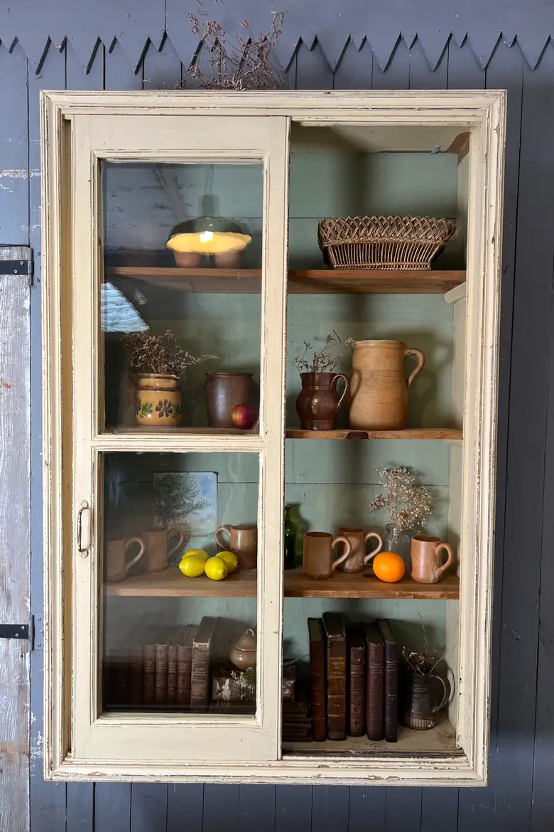 Ancienne vitrine à suspendre DébutXXème