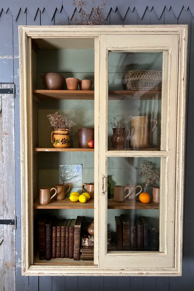 Ancienne vitrine à suspendre DébutXXème