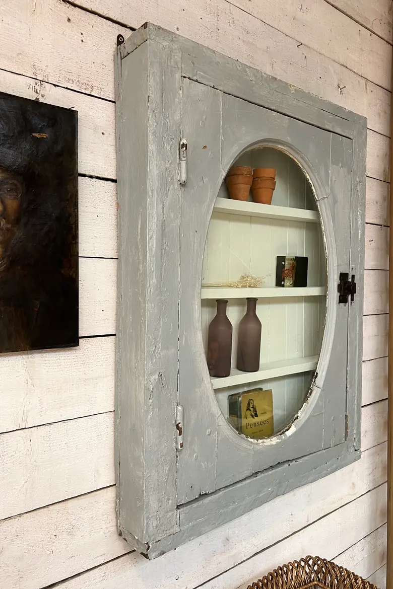 Ancienne vitrine à suspendre DébutXXème
