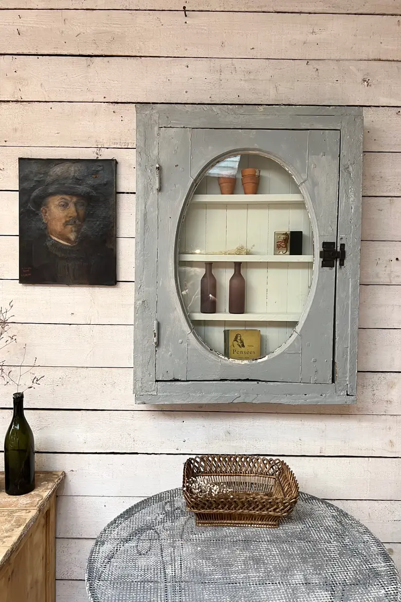 Ancienne vitrine à suspendre DébutXXème