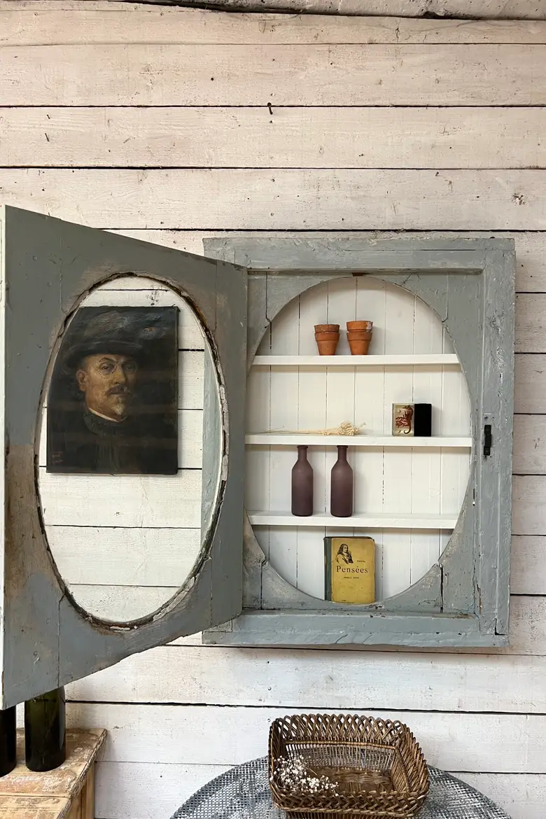 Ancienne vitrine à suspendre DébutXXème