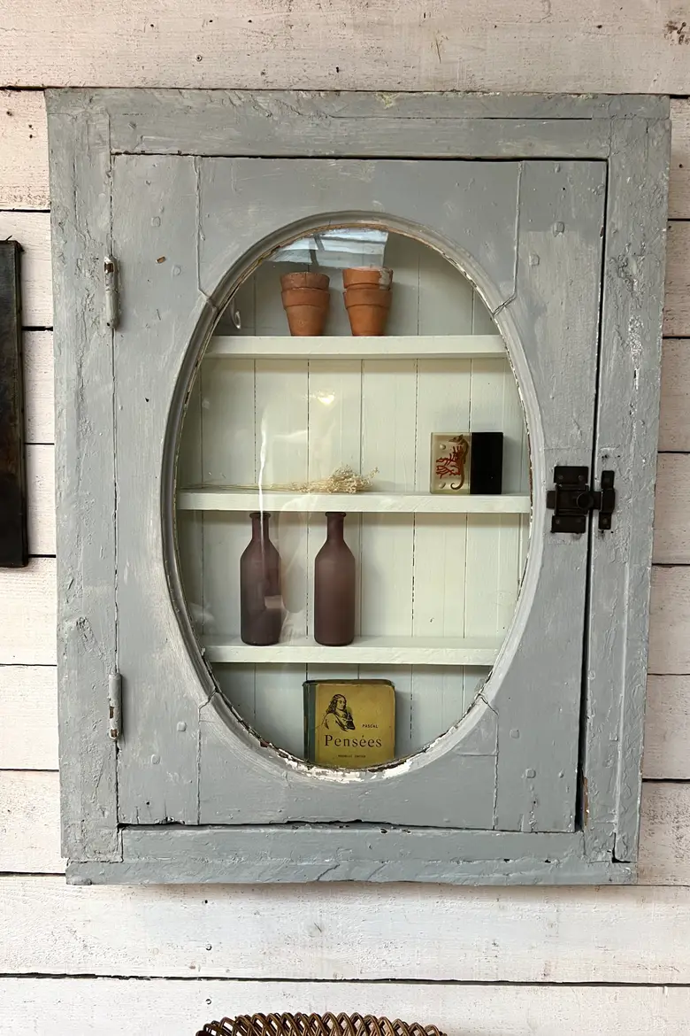 Ancienne vitrine à suspendre DébutXXème
