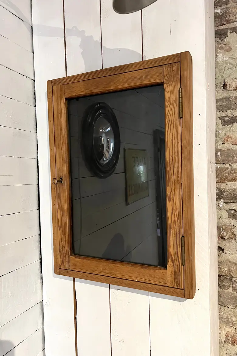 Ancienne vitrine d’affichage en bois 1950