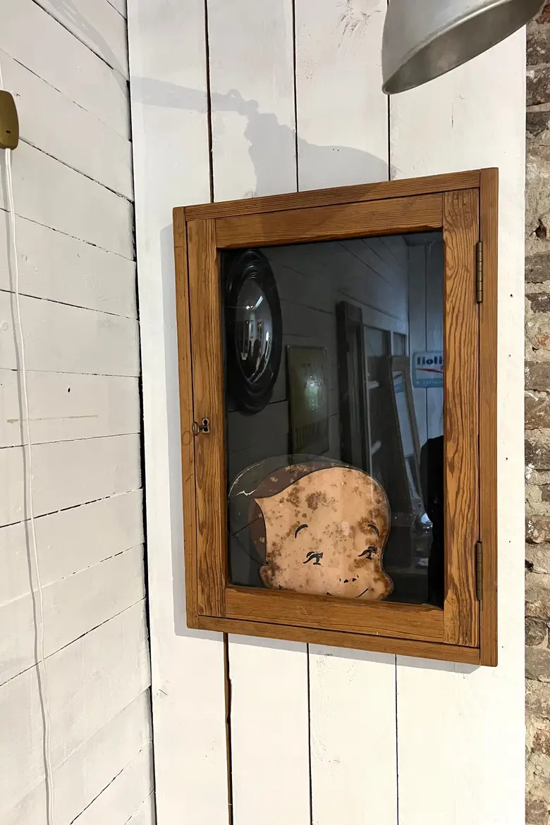 Ancienne vitrine d’affichage en bois 1950