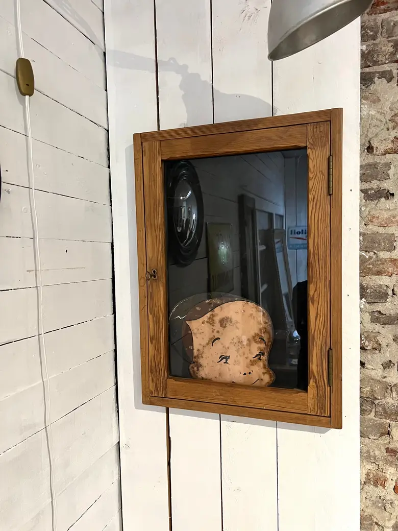 Ancienne vitrine d’affichage en bois 1950