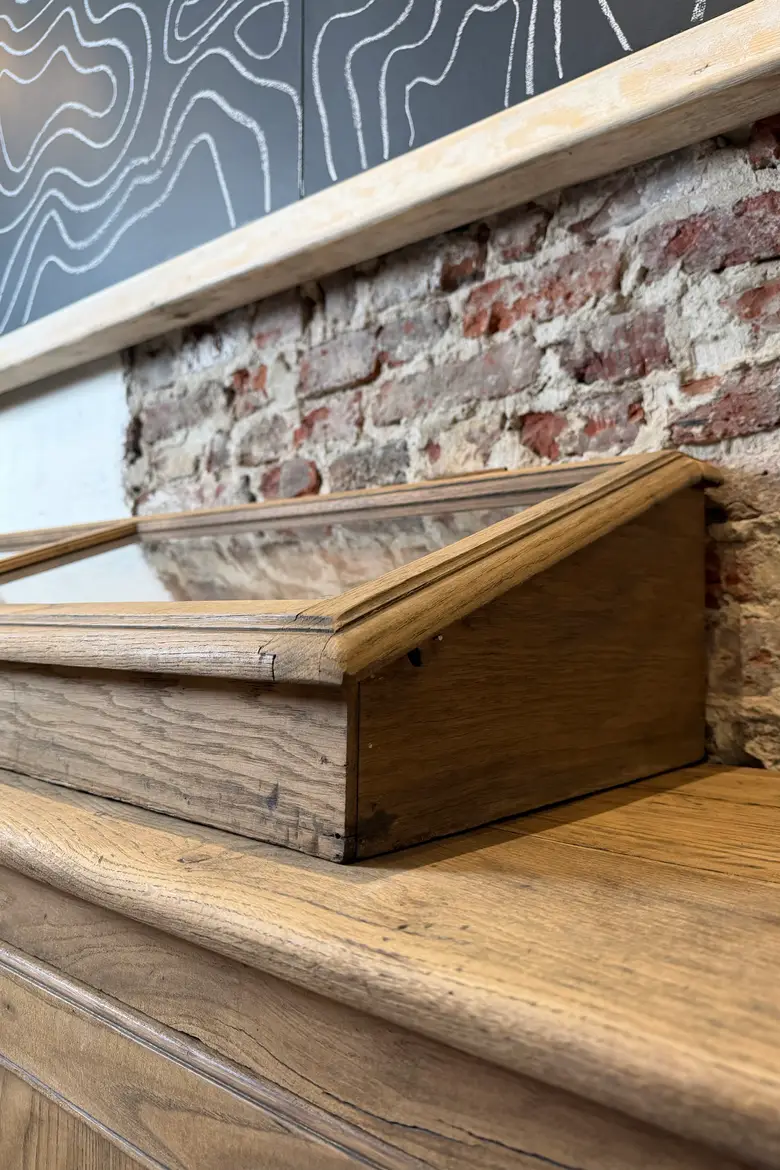 Ancienne vitrine de bijoutier en chêne – Début XXe siècle