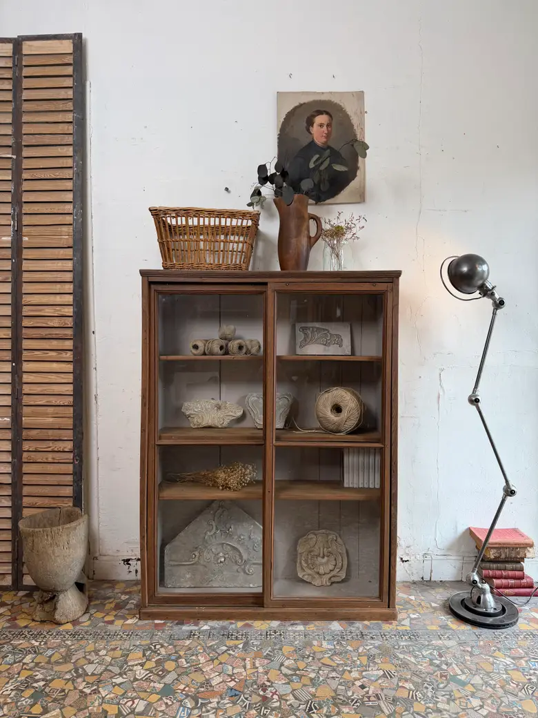 Ancienne vitrine de magasin – XIXe siècle