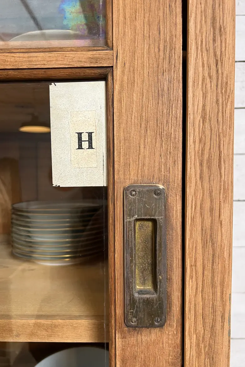 Ancienne vitrine de musée – Début XXe siècle