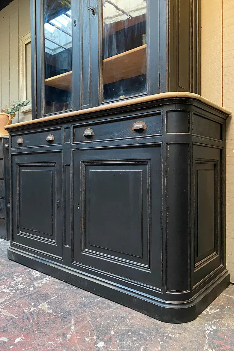 Ancienne vitrine d’office Début XXème