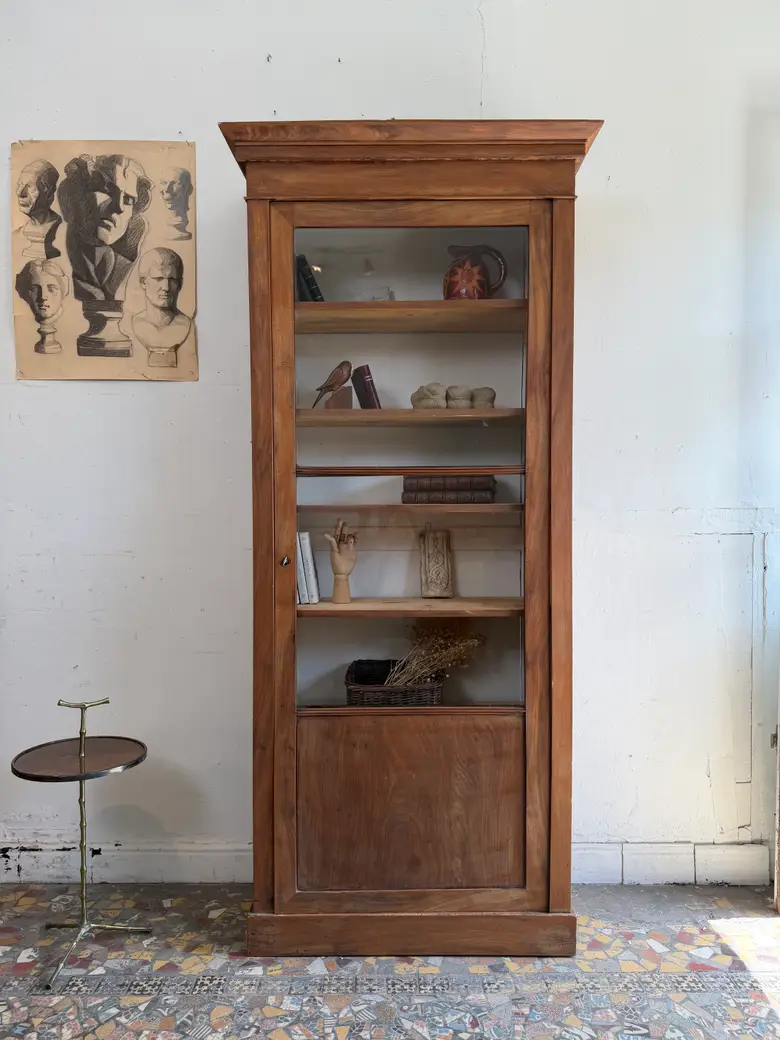 Ancienne vitrine en acajou — Ancienne vitrine en acajou