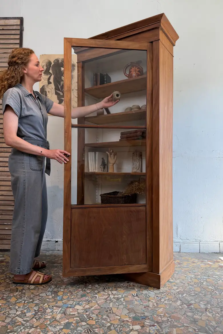 Ancienne vitrine en acajou — Ancienne vitrine en acajou
