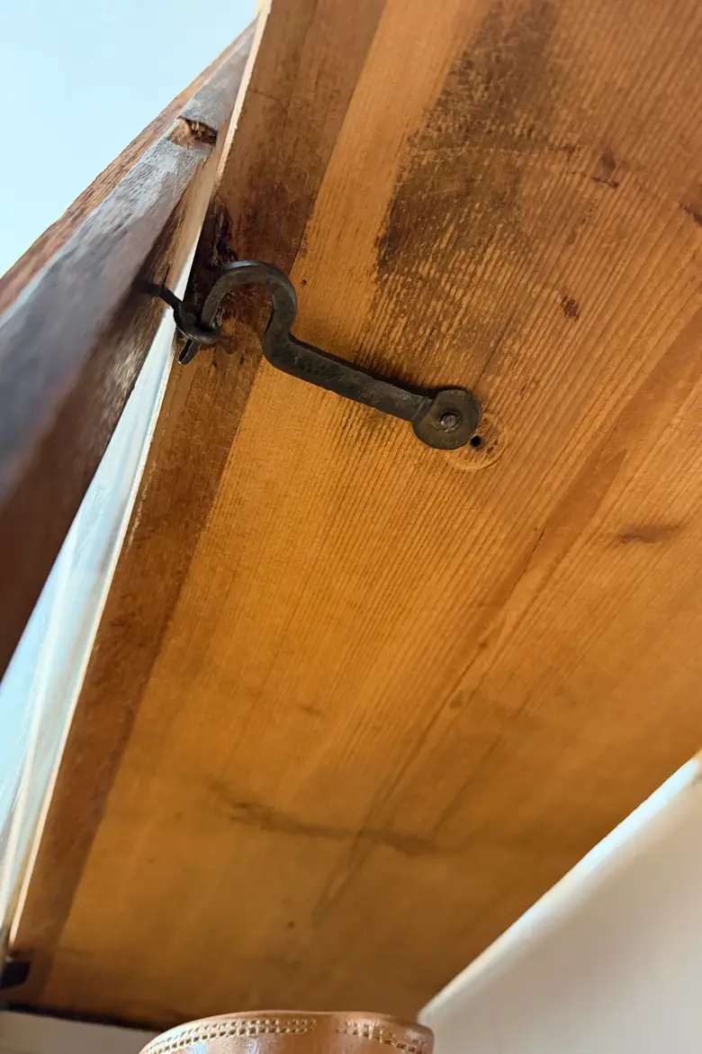 Ancienne vitrine en chêne – début XXe
