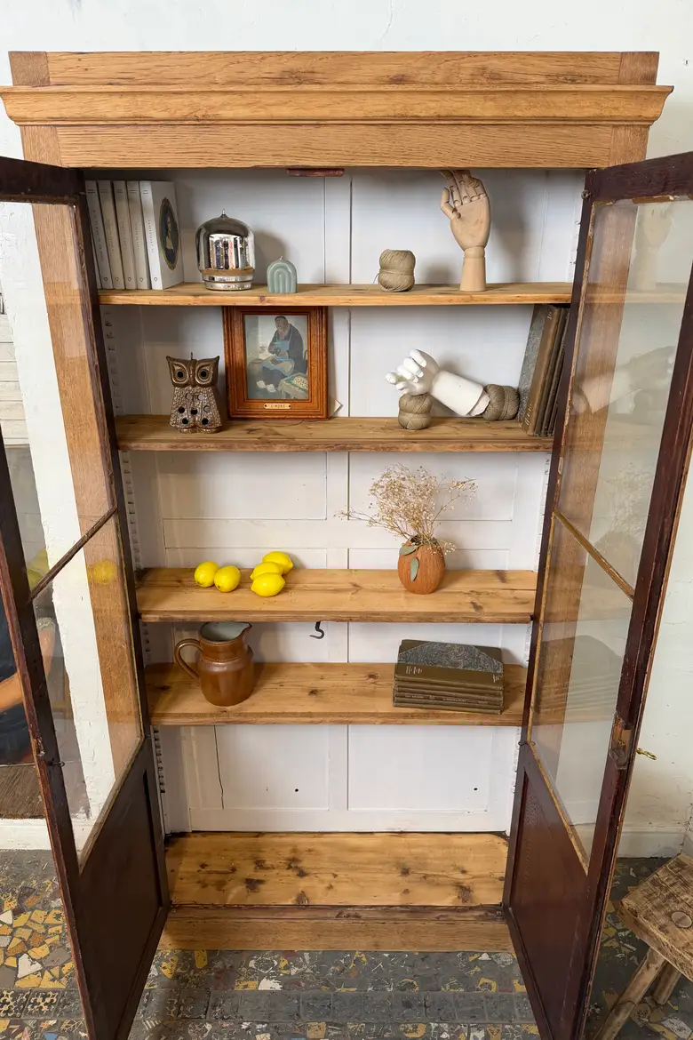 Ancienne vitrine en chêne – début XXe