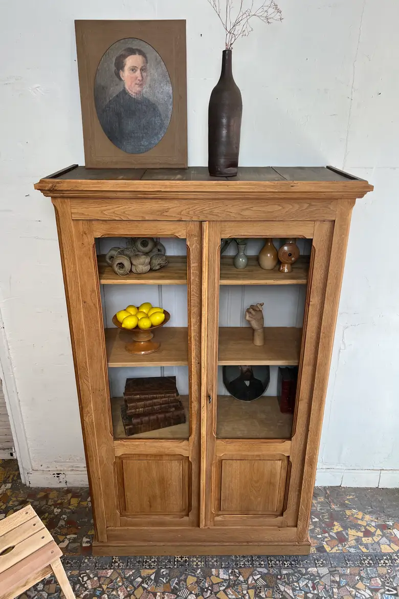 Ancienne vitrine en chêne